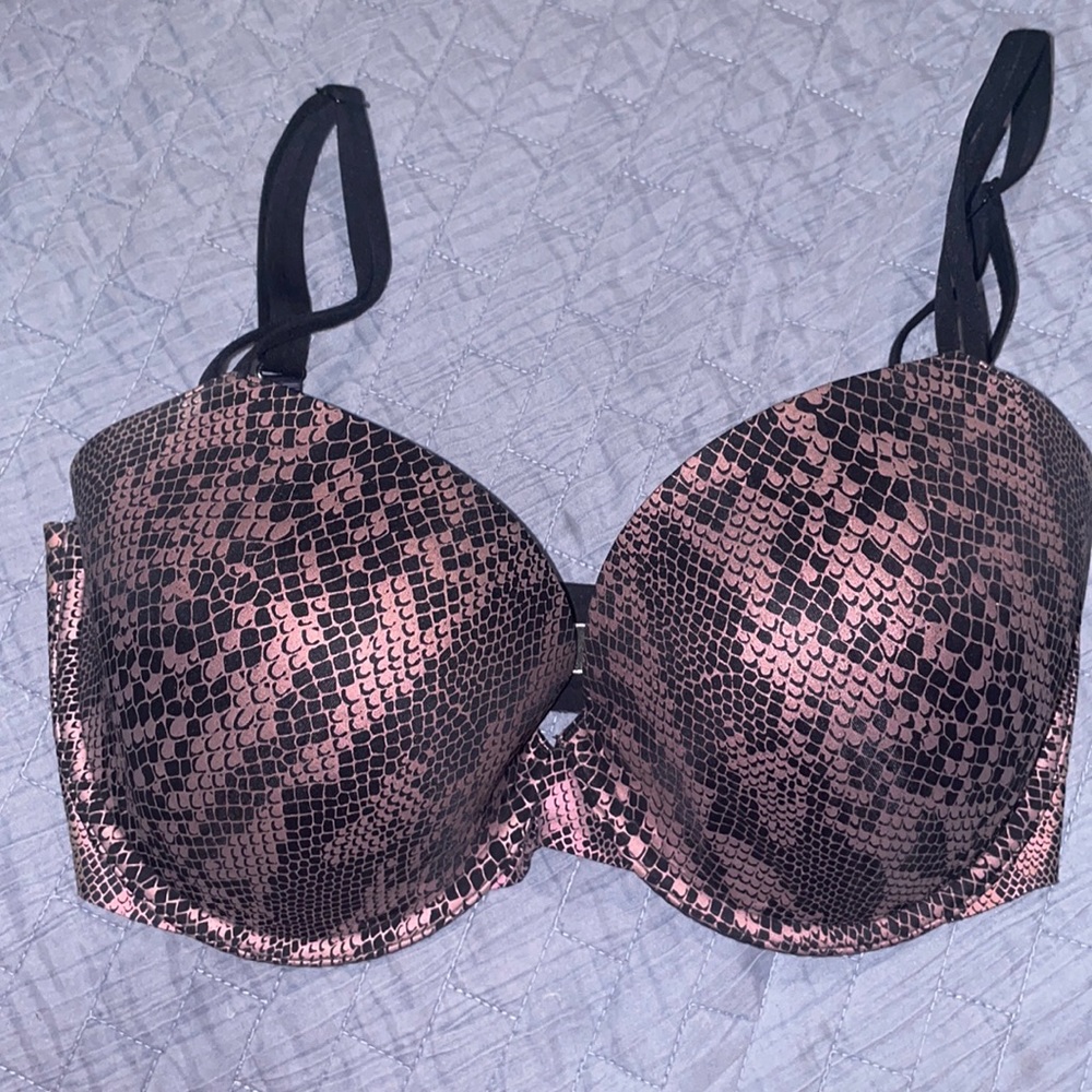 Victoria’s Secret lightly lined Demi bra with underwire.